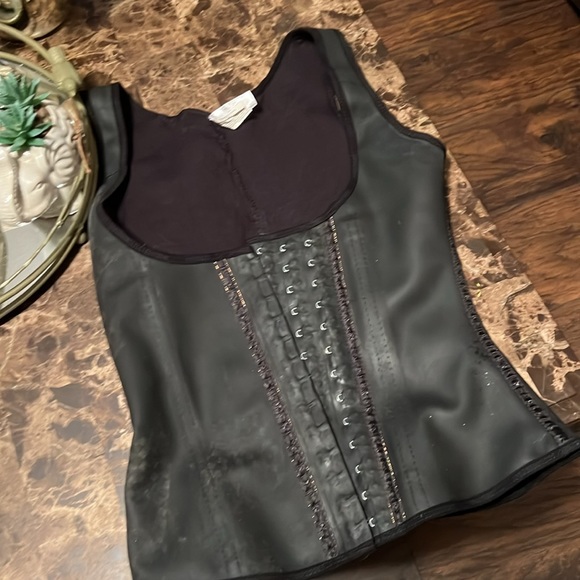 Annchery 🤩 - Picture 3 of 4